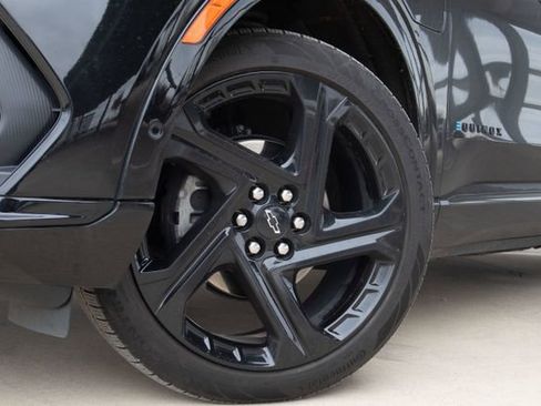 Used 2024 Chevrolet Equinox EV RS image 2