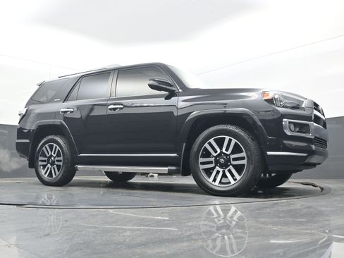 Used 2020 Toyota 4Runner Limited image 28
