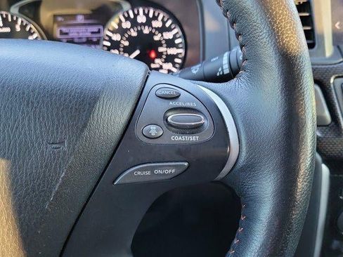 Used 2020 Nissan Pathfinder SL image 21