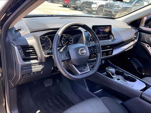 Certified 2026 Nissan Rogue SV FWD image 14