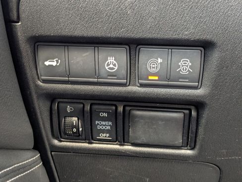 Used 2019 Nissan Armada Platinum w/ Captain's Chairs Package AWD/4WD image 17