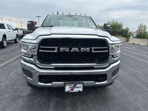 New 2024 RAM 3500 Tradesman w/ Chrome Appearance Group image 3