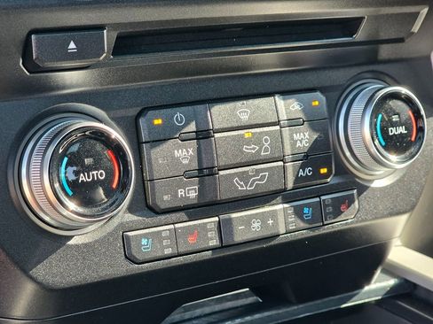 Used 2018 Ford F150 Lariat w/ Equipment Group 502A Luxury image 37