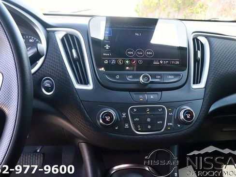 Used 2023 Chevrolet Malibu LT FWD image 19