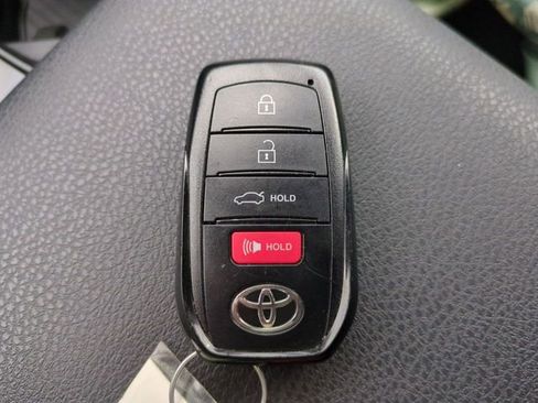 Used 2025 Toyota Camry SE image 26