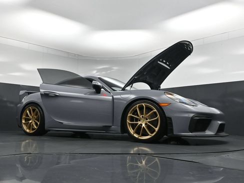 Used 2023 Porsche 718 Cayman GT4 RWD image 34