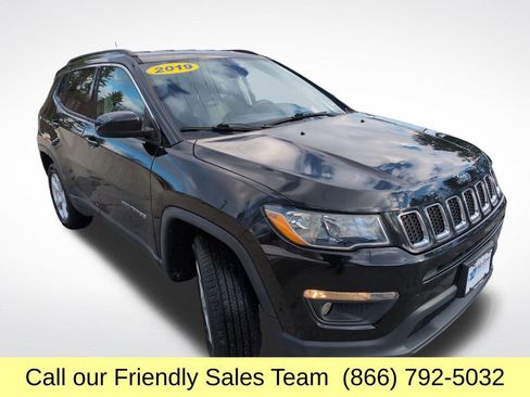 Used 2019 Jeep Compass Latitude w/ Cold Weather Group image 9