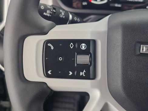 New 2026 Land Rover Defender 110 S image 27