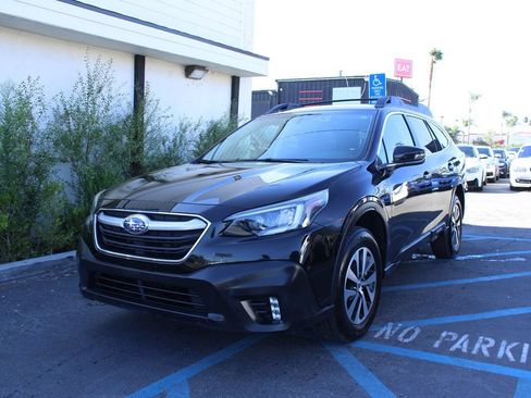 Used 2022 Subaru Outback Premium AWD/4WD image 4
