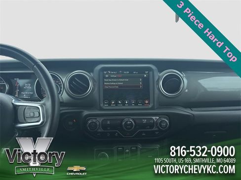 Used 2023 Jeep Gladiator Overland image 15