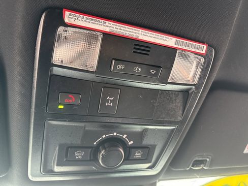 Used 2022 Toyota Tacoma TRD Off-Road image 58