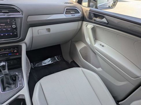 Used 2023 Volkswagen Tiguan SE FWD image 16