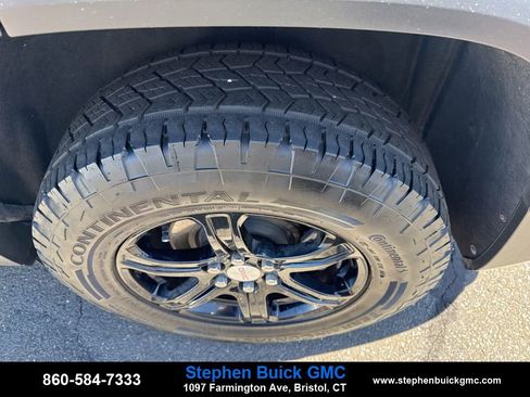 Used 2023 GMC Acadia AT4 image 9