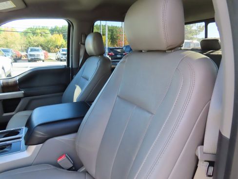 Used 2018 Ford F150 Lariat image 31