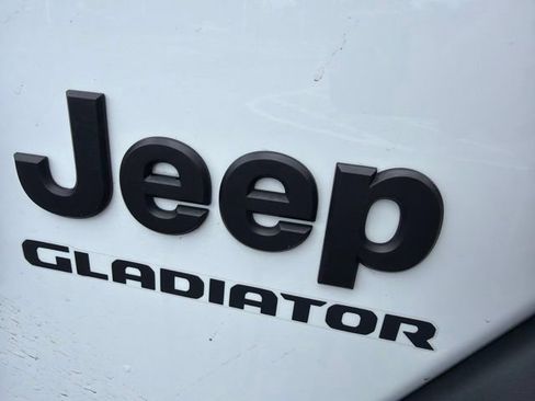 Used 2021 Jeep Gladiator Sport w/ Trailer Tow Package AWD/4WD image 5