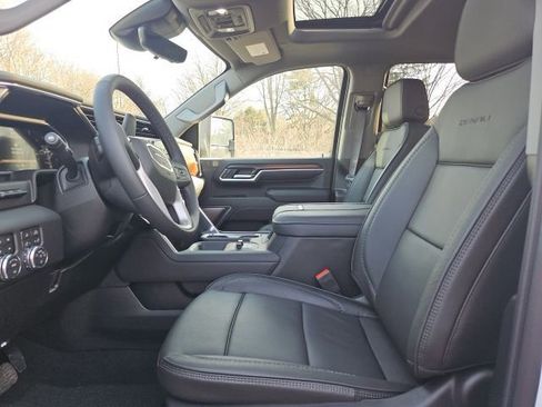 New 2026 GMC Sierra 3500 Denali w/ Denali Reserve Package AWD/4WD image 16
