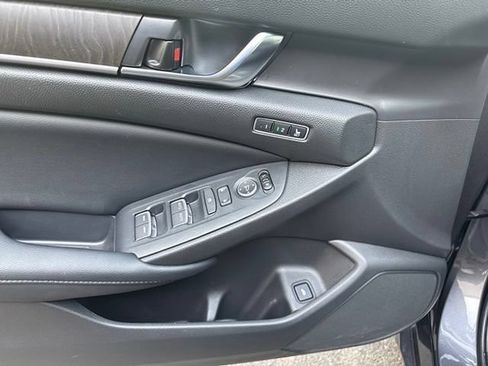 Used 2018 Honda Accord EX-L image 12