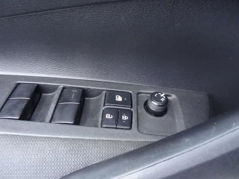 Used 2022 Toyota Corolla LE FWD image 20