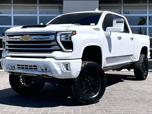 Used 2024 Chevrolet Silverado 2500 High Country w/ Technology Package image 1