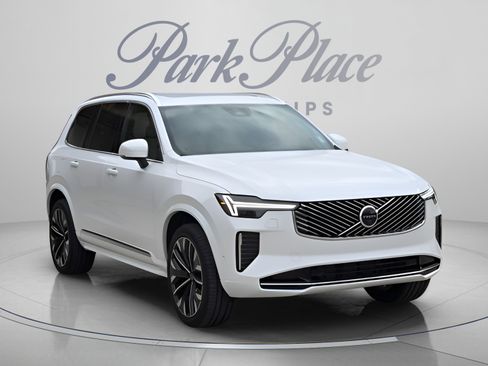 Used 2026 Volvo XC90 B5 Plus w/ Protection Package Premier AWD/4WD image 6