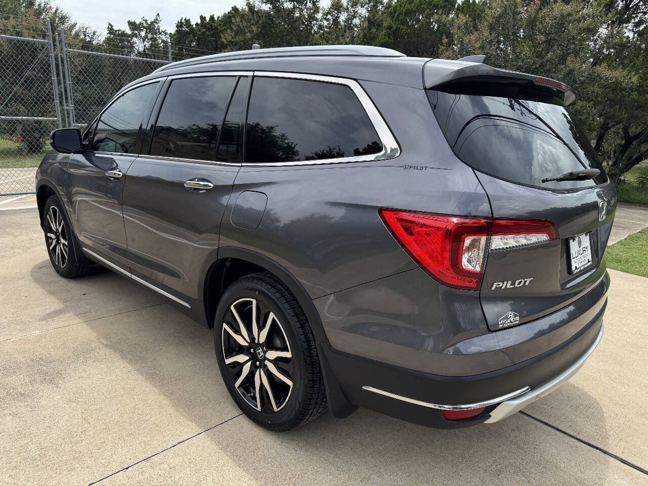 Used 2019 Honda Pilot Touring image 7