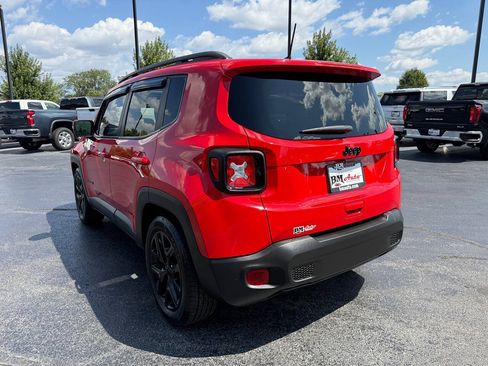Used 2019 Jeep Renegade Altitude w/ UConnect 8.4 Nav Group FWD image 5