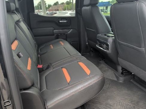 Used 2022 GMC Sierra 1500 AT4 w/ AT4 Preferred Package AWD/4WD image 11
