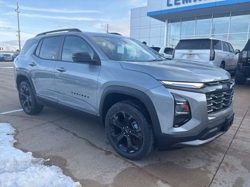 New 2026 Chevrolet Equinox LT image 2