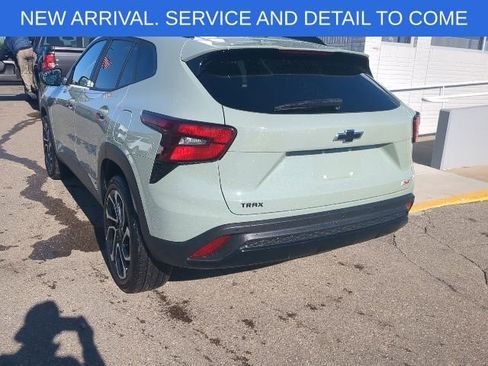 Certified 2024 Chevrolet Trax RS w/ Driver Confidence Package FWD image 2