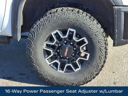 Used 2025 GMC Sierra 2500 AT4X image 28