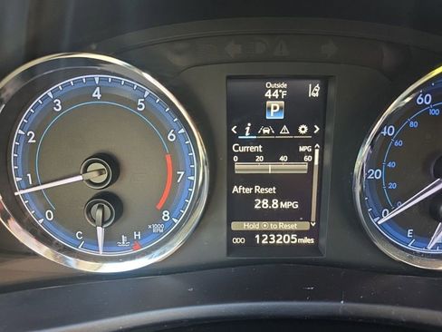 Used 2018 Toyota Corolla L image 23