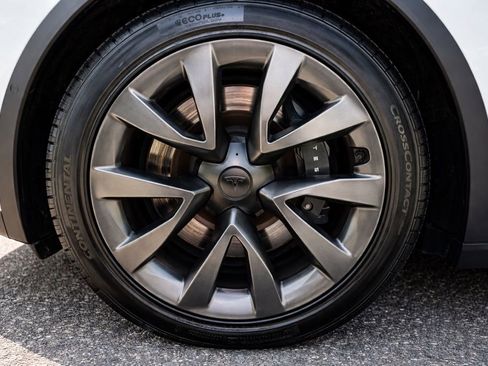 Used 2022 Tesla Model X Plaid image 13