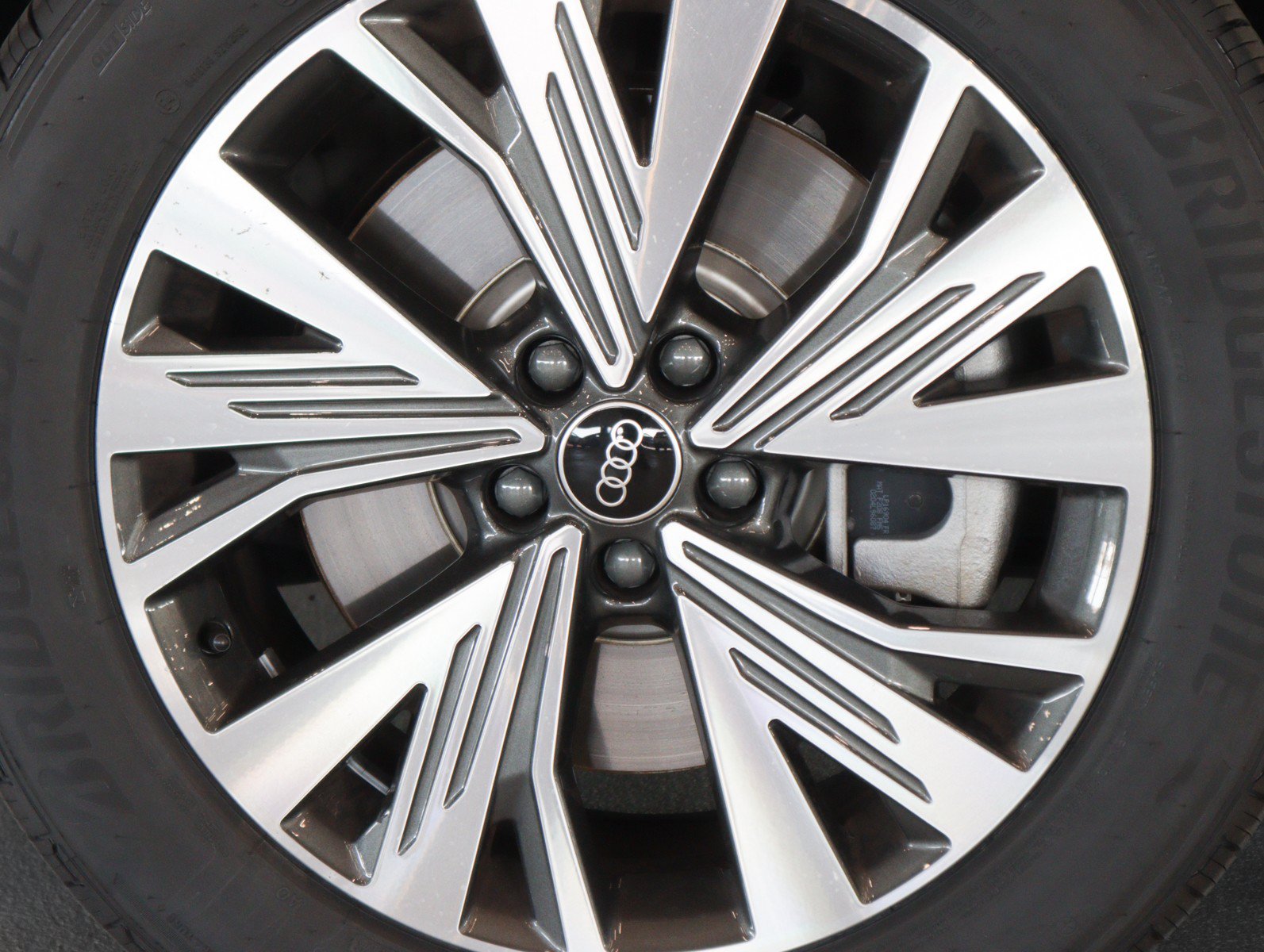 Used 2023 Audi Q4 e-tron Premium Plus RWD image 5