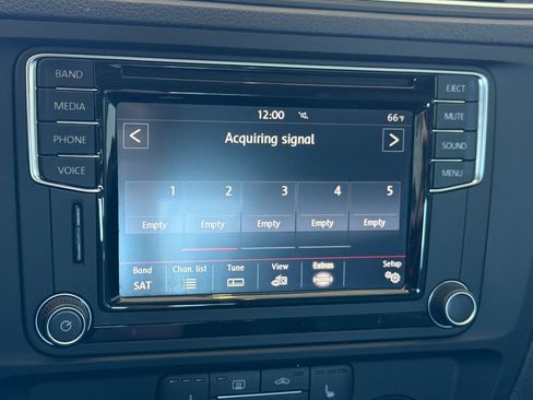 Used 2017 Volkswagen Jetta SE FWD image 18