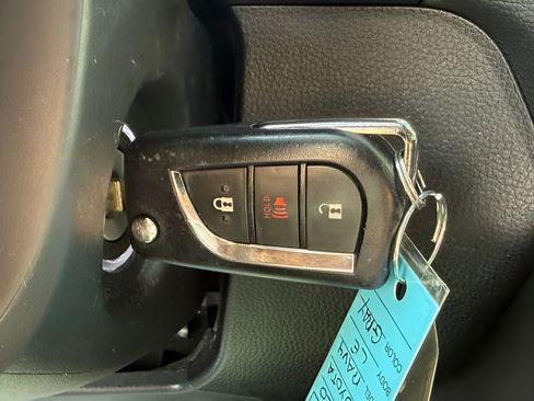 Used 2020 Toyota RAV4 LE FWD image 26