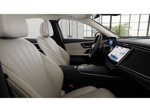New 2026 Mercedes-Benz E 450 4MATIC Sedan image 4