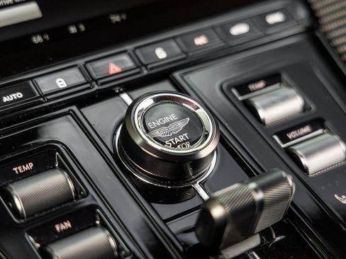 Used 2025 Aston Martin DB12 Coupe RWD image 36