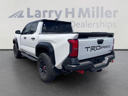 Used 2025 Toyota Tacoma TRD Pro AWD/4WD image 3