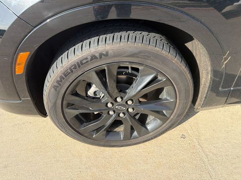Used 2021 Chevrolet Blazer RS w/ Enhanced Convenience Package FWD image 4