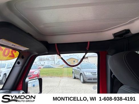 Used 2017 Jeep Wrangler Unlimited Sahara w/ Dual Top Group image 15