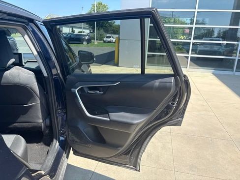 Used 2025 Toyota RAV4 XLE AWD/4WD image 27