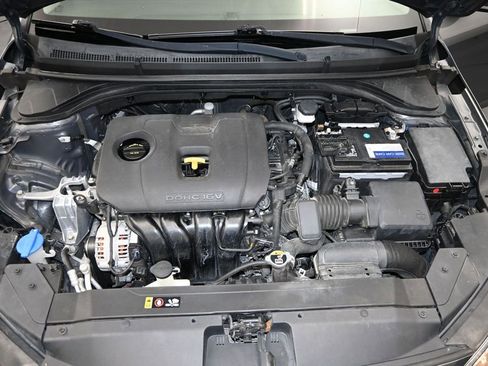 Used 2020 Hyundai Elantra SE FWD image 23