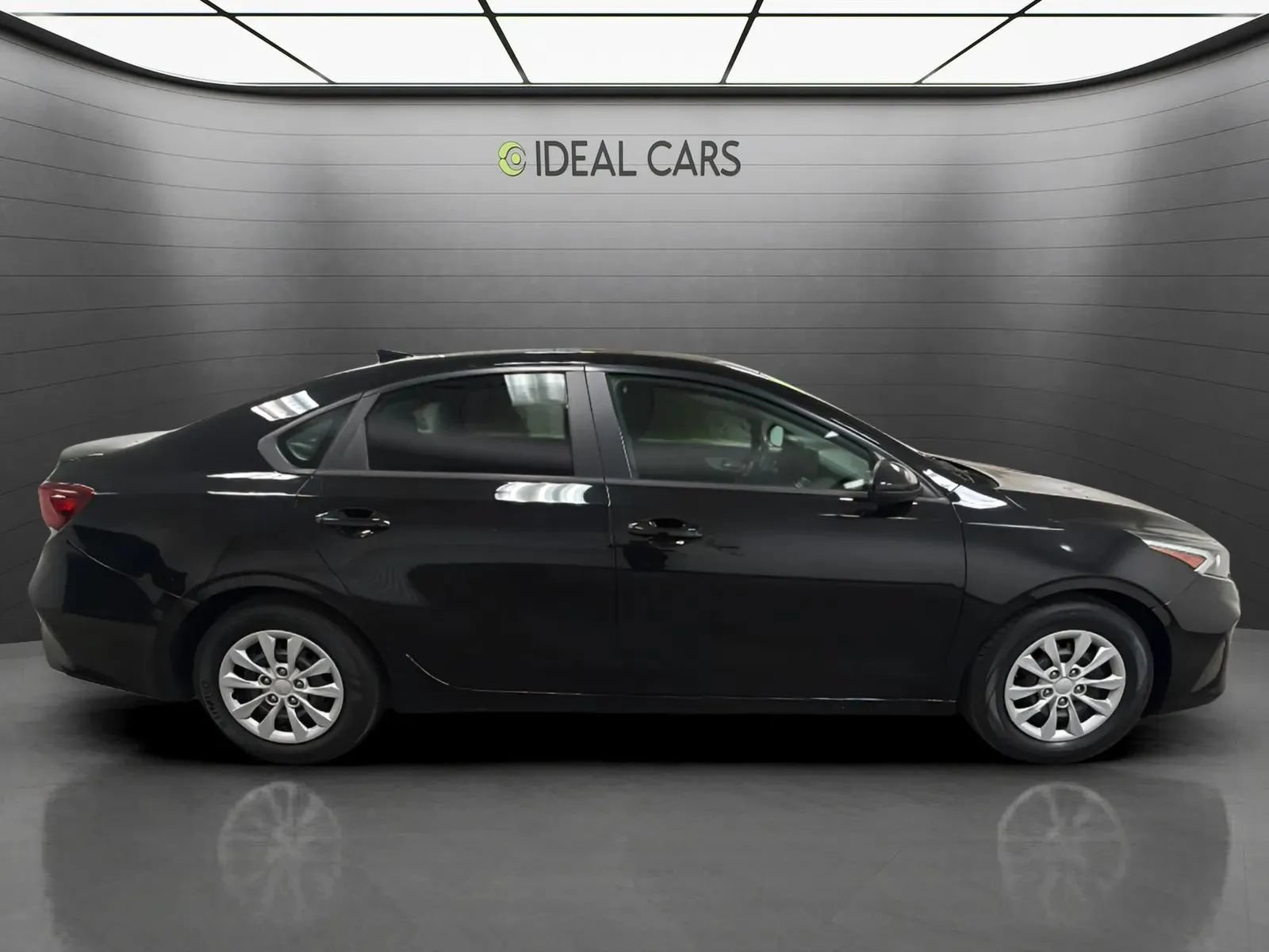 Used 2023 Kia Forte LX FWD image 4