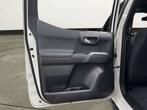 Used 2021 Toyota Tacoma TRD Sport RWD image 13