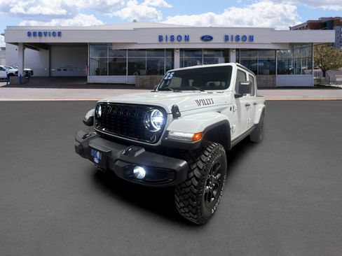 Used 2025 Jeep Gladiator Willys image 7