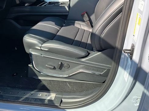 Used 2025 Ford F350 Platinum image 22