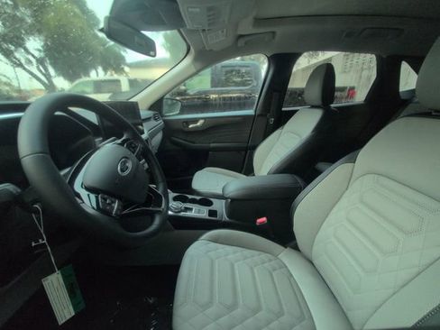 New 2024 Ford Escape SE w/ PHEV Premium Package FWD image 6