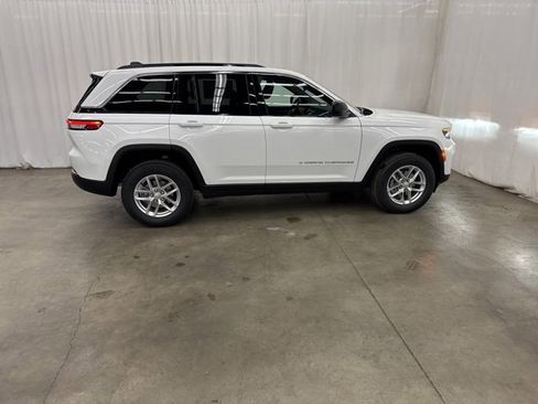 New 2025 Jeep Grand Cherokee Laredo X w/ Luxury Tech Group I image 25