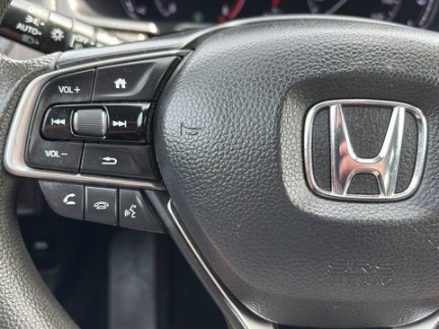 Used 2020 Honda Accord EX image 9
