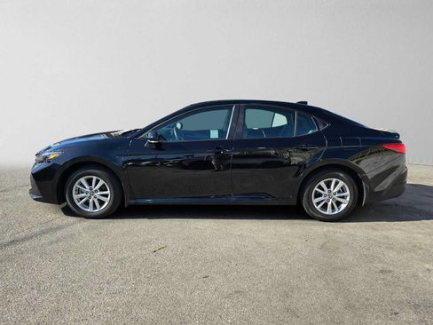 Used 2025 Toyota Camry LE AWD/4WD image 6